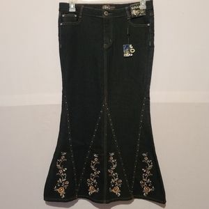 Govanni Denim Skirt Size 11/12(Juniors)